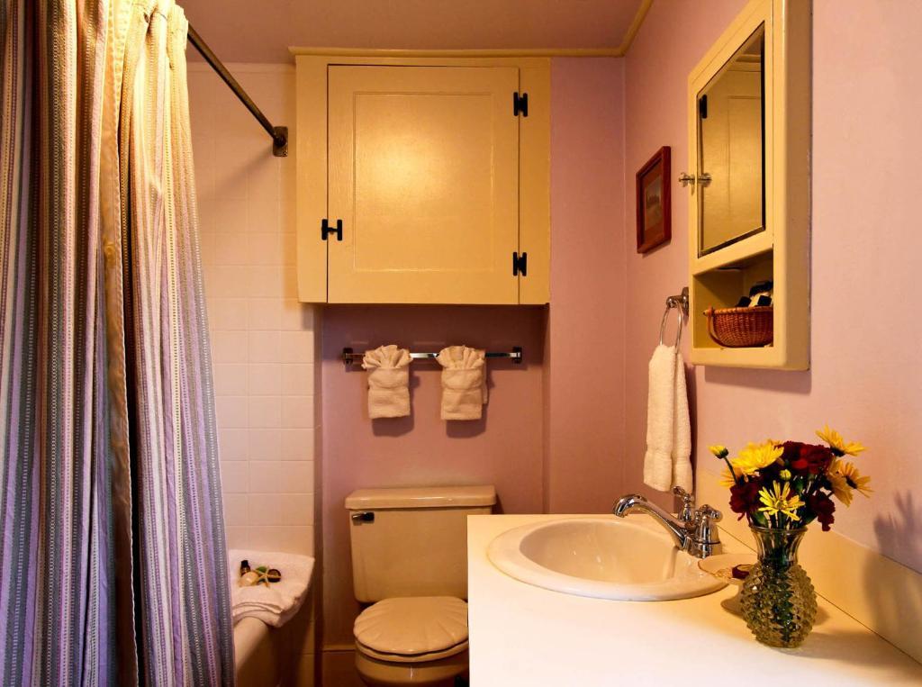 1750 Inn At Sandwich Center Номер фото